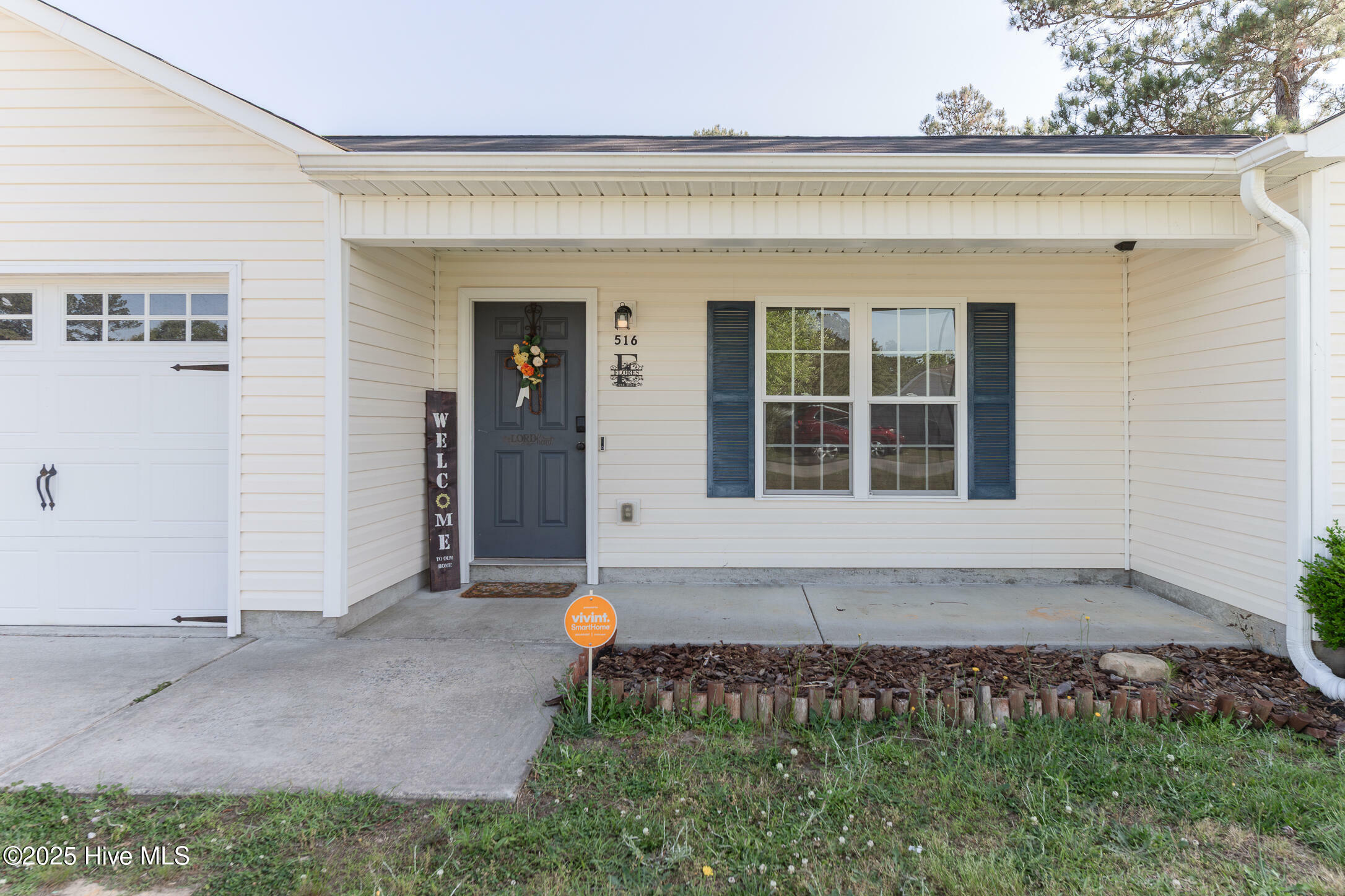 Property Photo: 516 Cherry Blossom Lane NC 28574