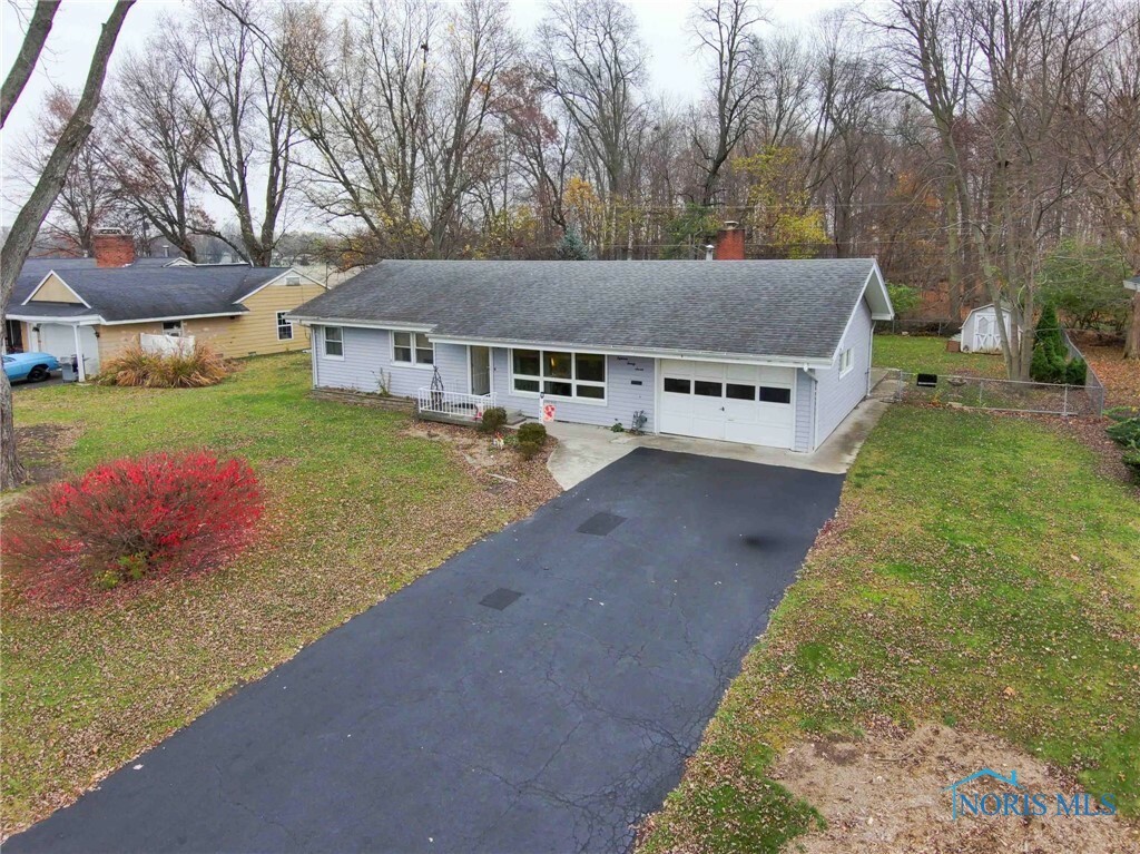 Property Photo: 1827 Eastview Drive OH 45840