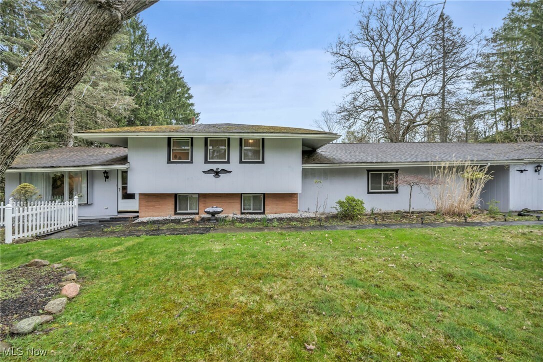 Property Photo: 17759 S Meadowpark Drive OH 44146