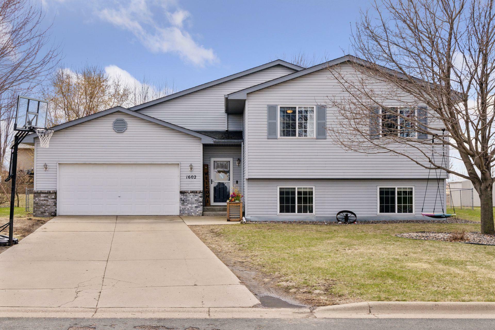 Property Photo: 1602 Griffing Park Road MN 55313