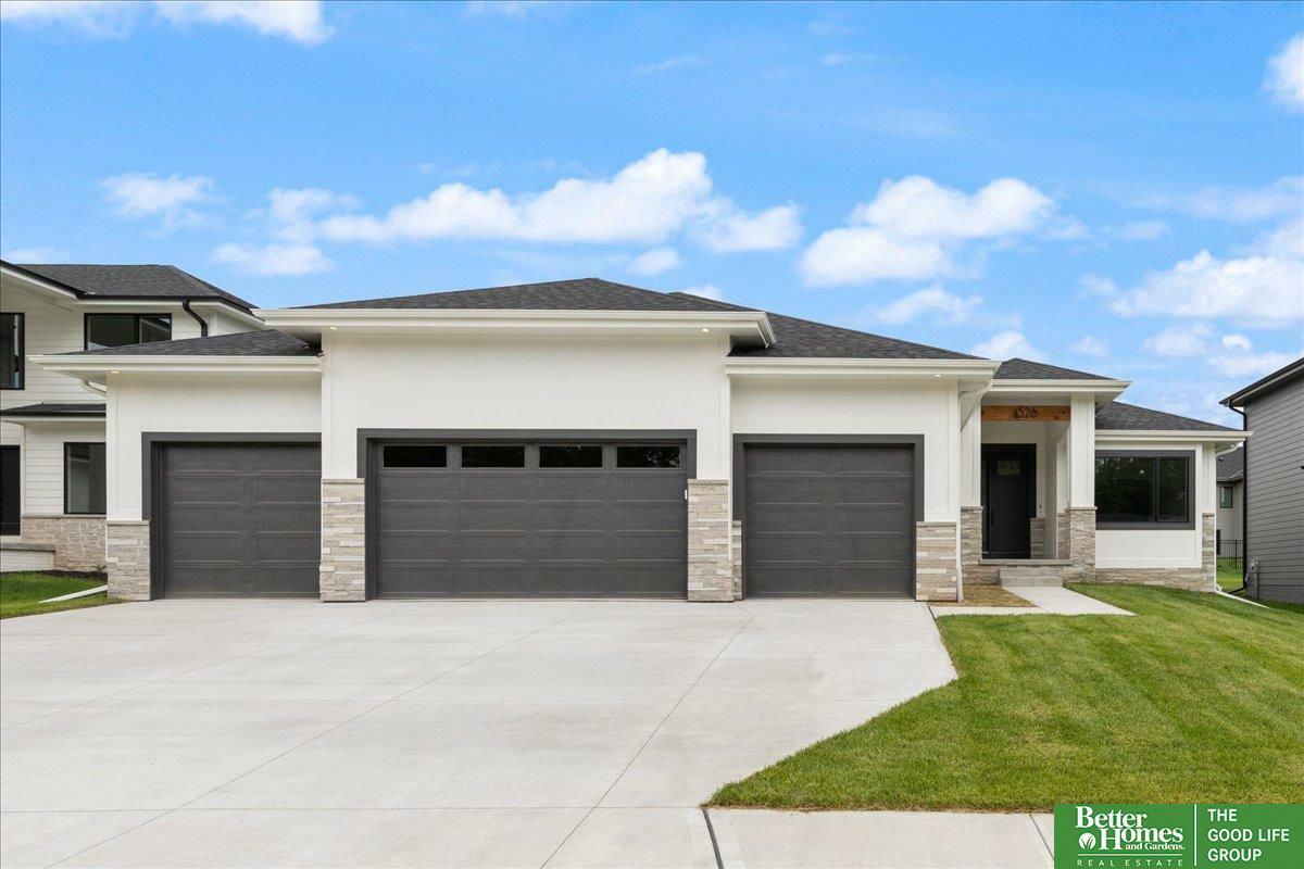 Property Photo: 20956 Jaynes Street NE 68022