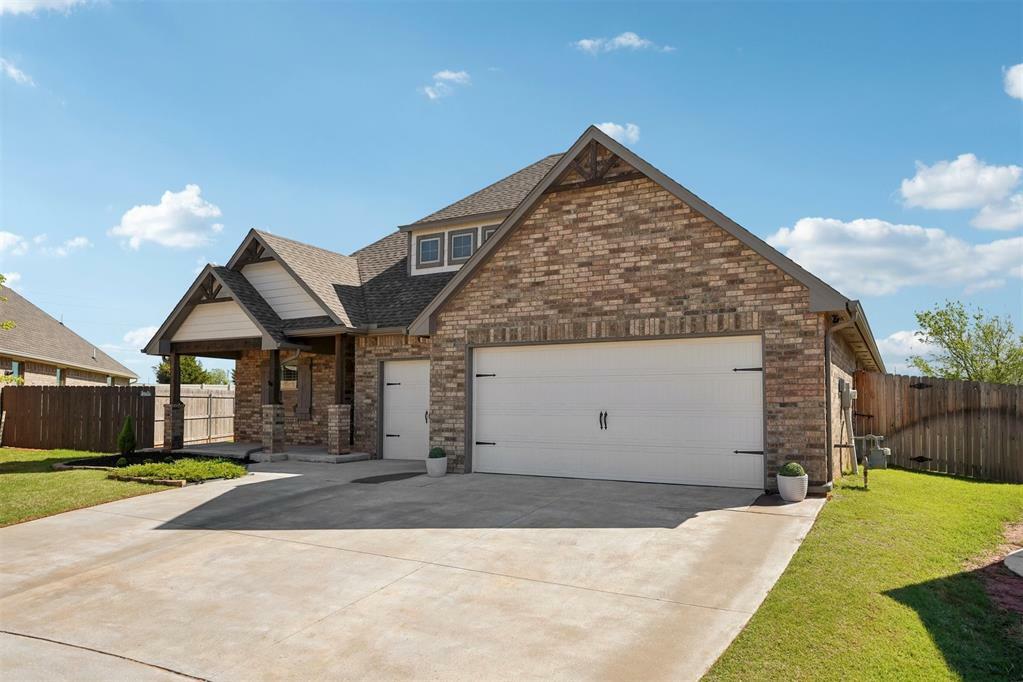 Property Photo: 19124 Grove Parkway OK 73012