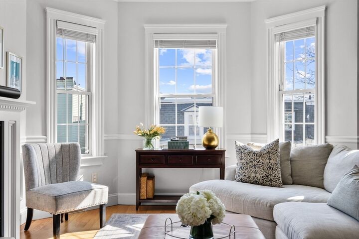 Property Photo:  524 E 6th St 3  MA 02127 