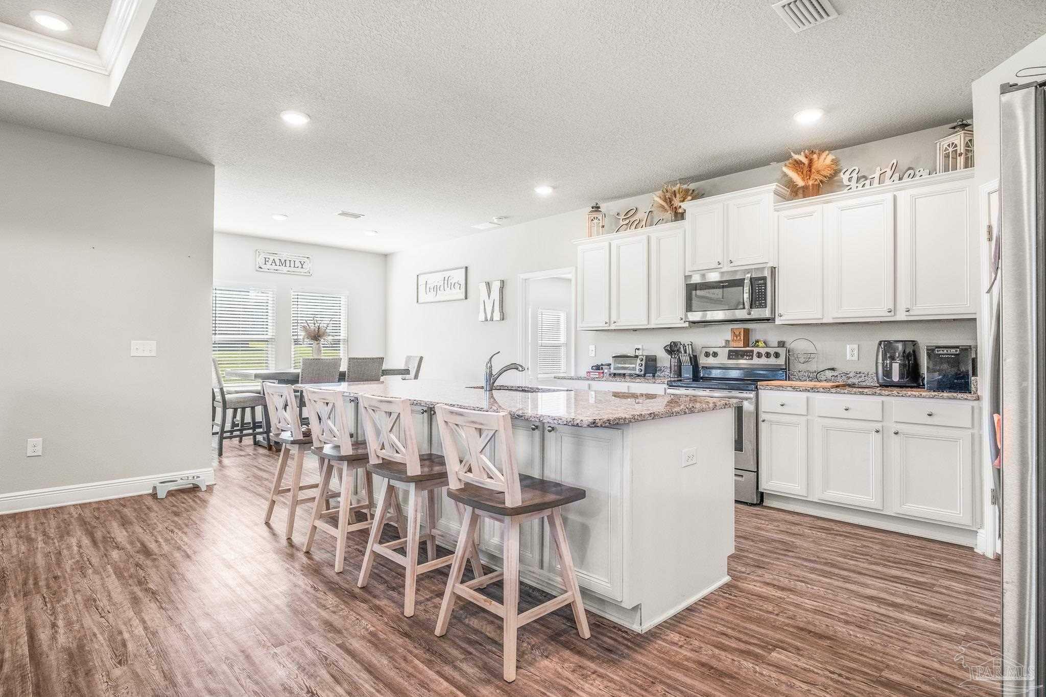 Property Photo: 7659 Burnside Loop FL 32526