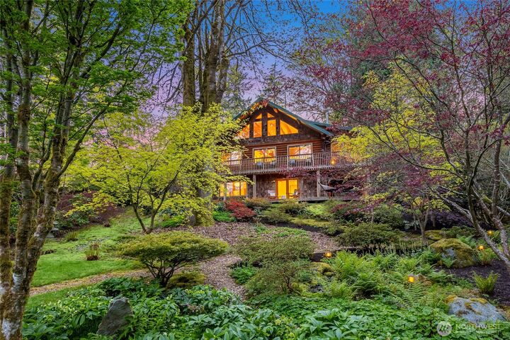 Property Photo: 8942 NE Wardwell Road WA 98110