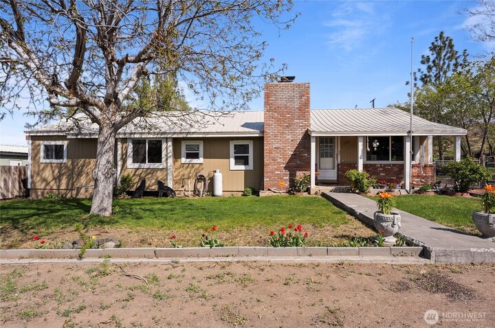 730  2nd Avenue NE  Soap Lake WA 98851 photo