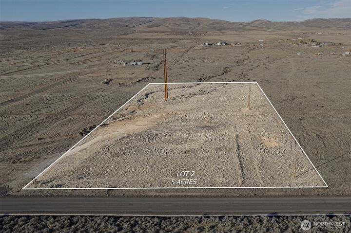 Property Photo: 2 Road 13 NW WA 98848