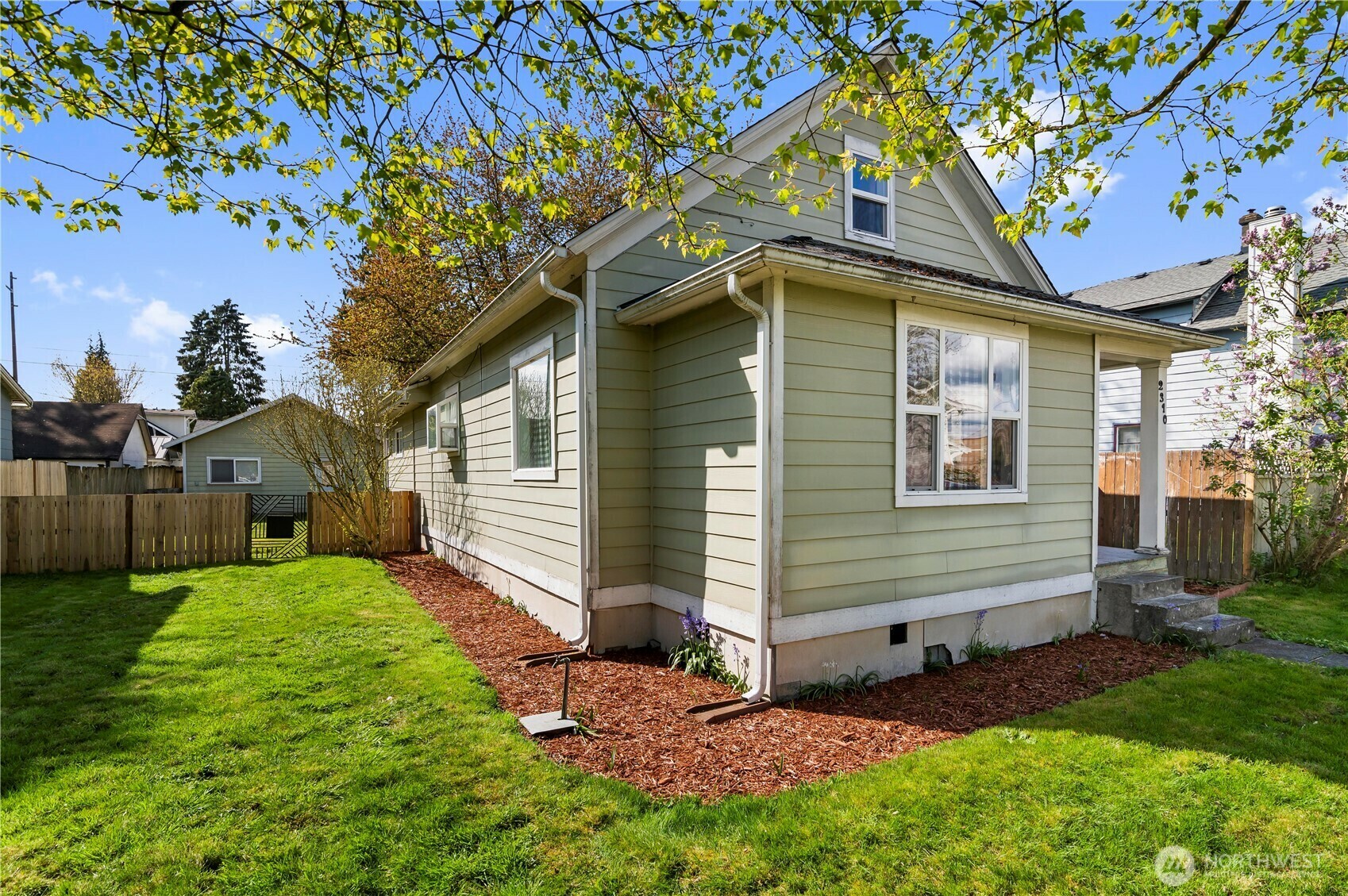 Property Photo: 2310 Maple Street WA 98201