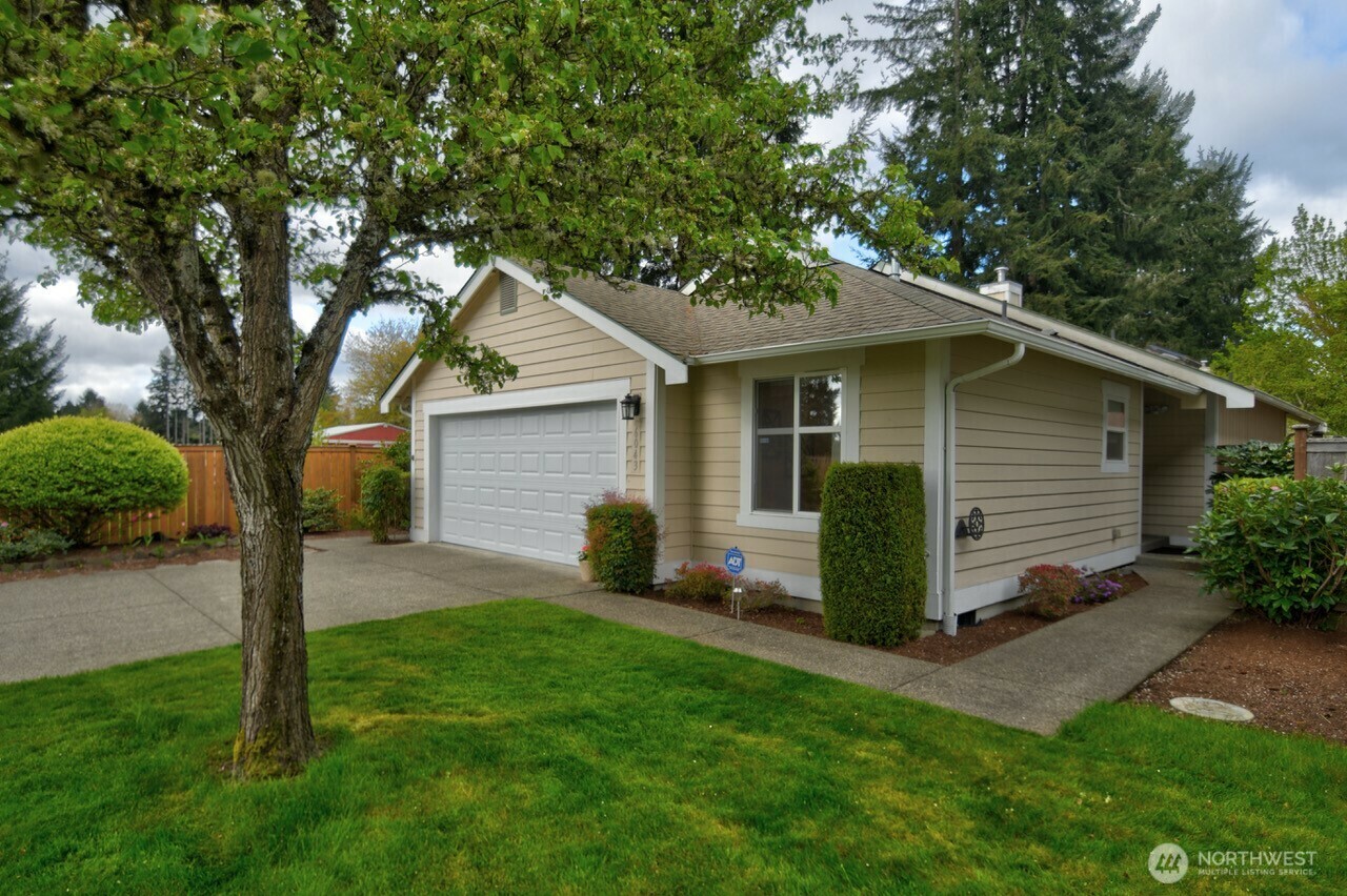 Property Photo: 6043 Chancery Lane SE WA 98513