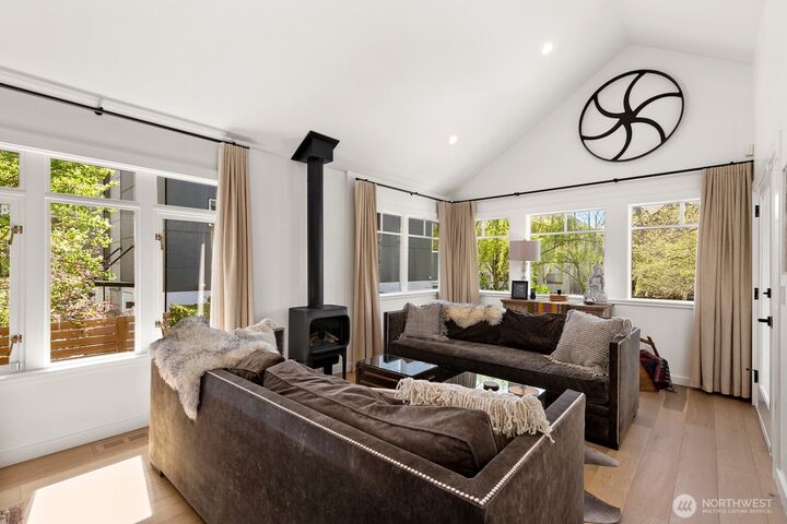 Property Photo: 5932 California Avenue SW WA 98136