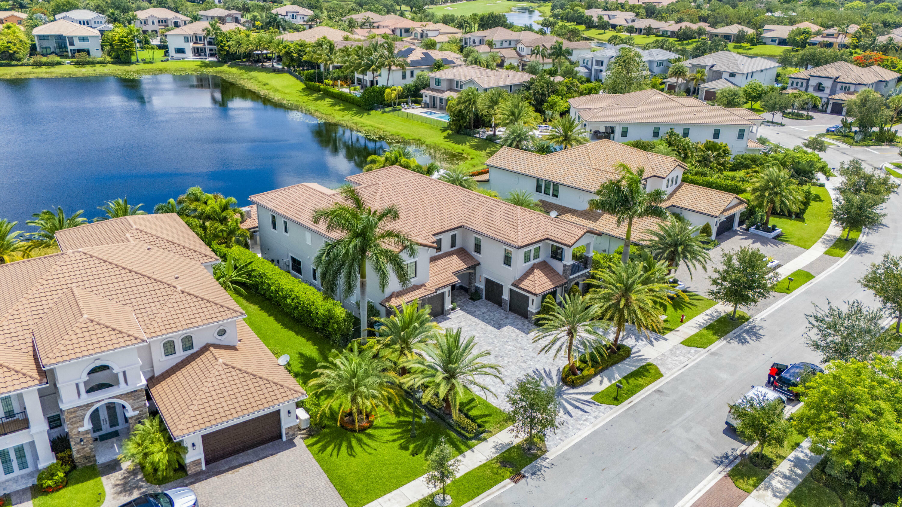 Property Photo: 10343 S Barnsley Drive FL 33076