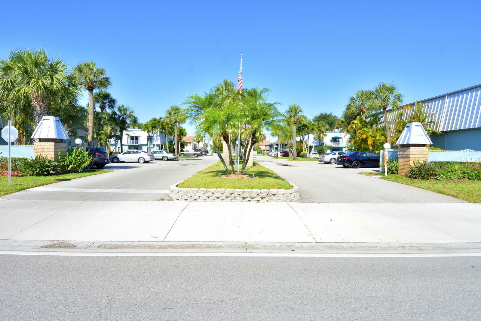 Property Photo: 950 S Kanner Highway Th9 FL 34994