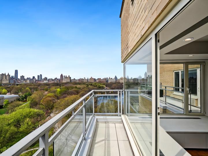 Property Photo:  1050 5th Avenue Pha  NY 10028 