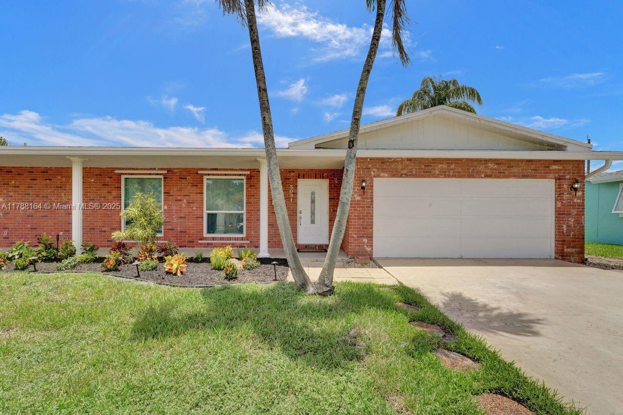 Property Photo: 5031 SW 88th Ter FL 33328