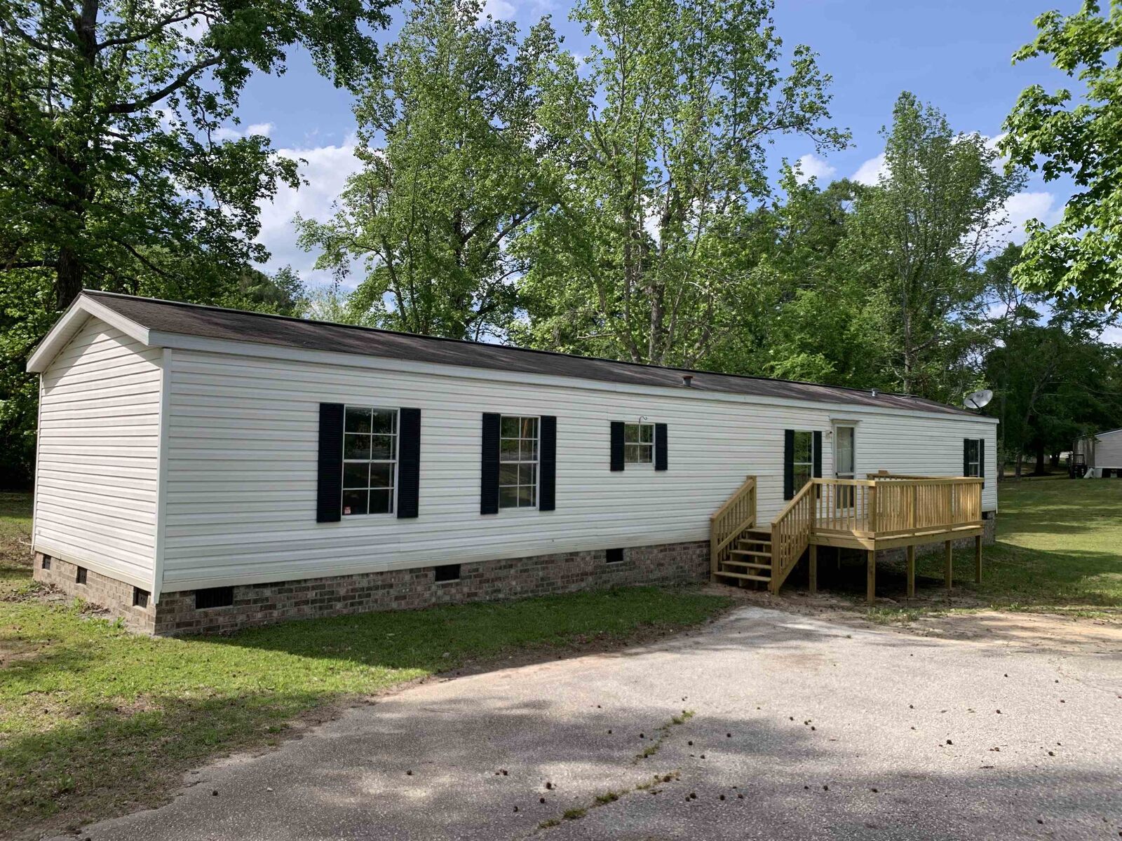 Property Photo: 376 Virginia Circle SC 29384