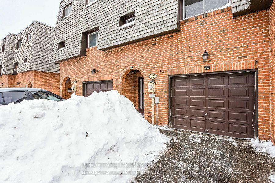 Property Photo: 54 Briar Path 10 ON L6T 2A3
