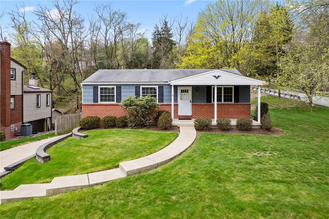 Property Photo: 722 Pine Valley Dr PA 15239