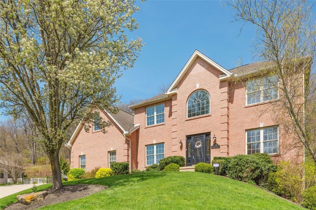 Property Photo:  138 Oakview Dr  PA 16066 