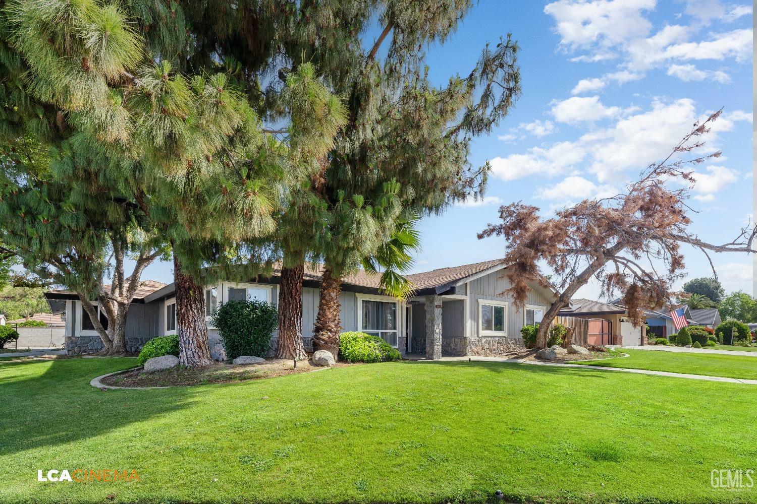 Property Photo: 7532 Cecelia Court CA 93308