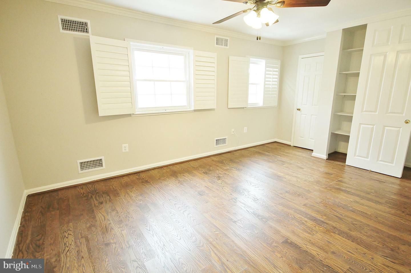 Property Photo: 984 N Royal Street VA 22314