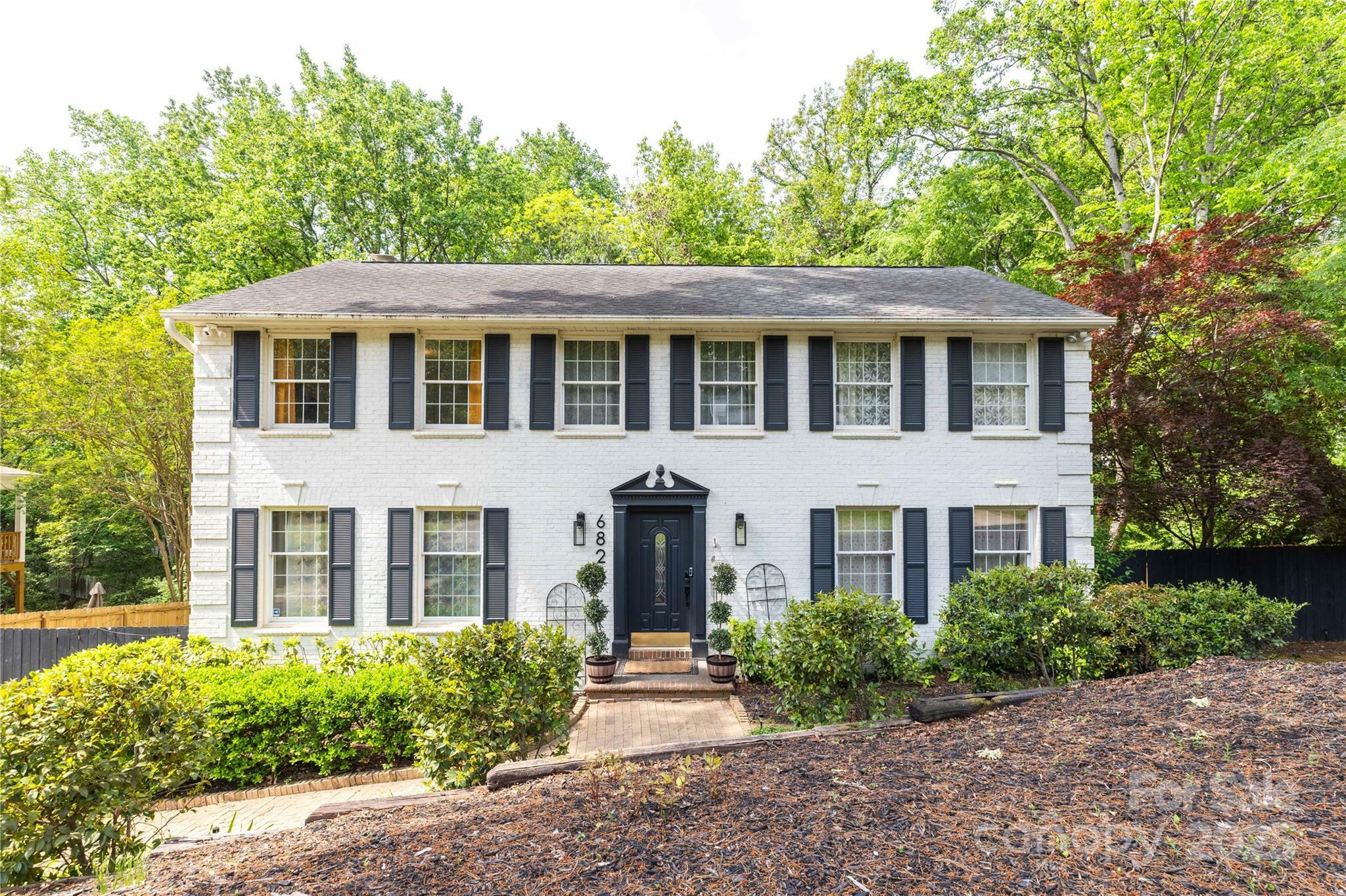 6826 Rollingridge Drive  Charlotte NC 28211 photo