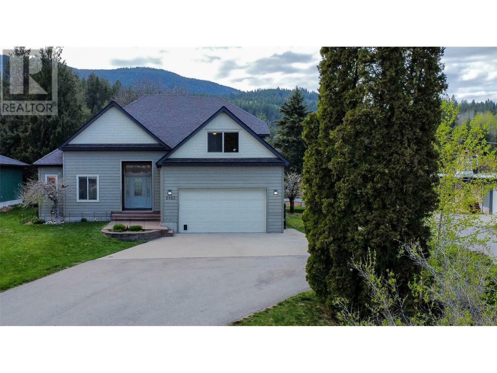 Property Photo:  2163 Crestview Crescent  BC V1N 3B4 