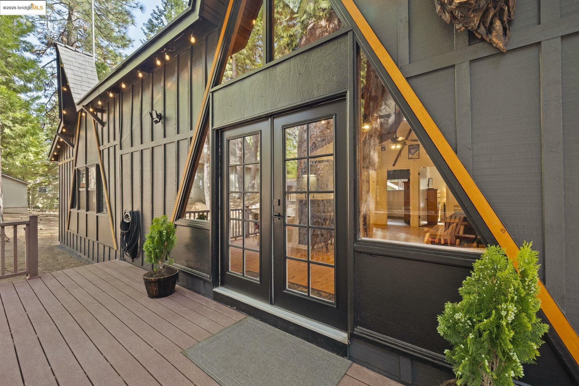 Property Photo: 28911 Snowwhite Ridge Dr CA 95335