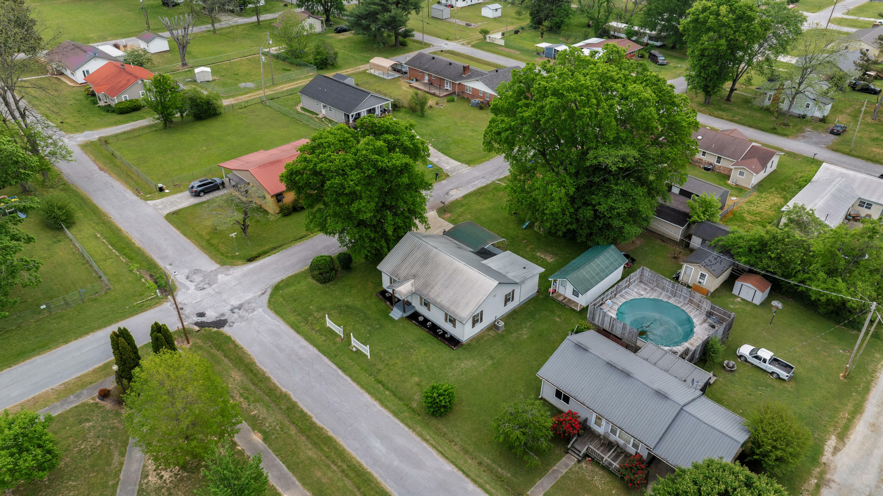 Property Photo: 302 Nebraska Avenue Avenue AL 35772