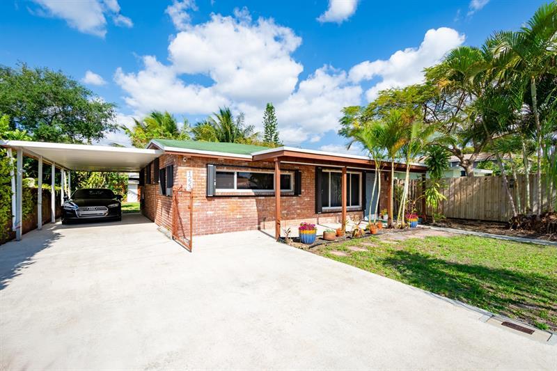 Property Photo:  1223 NW 1st Ave  FL 33311 