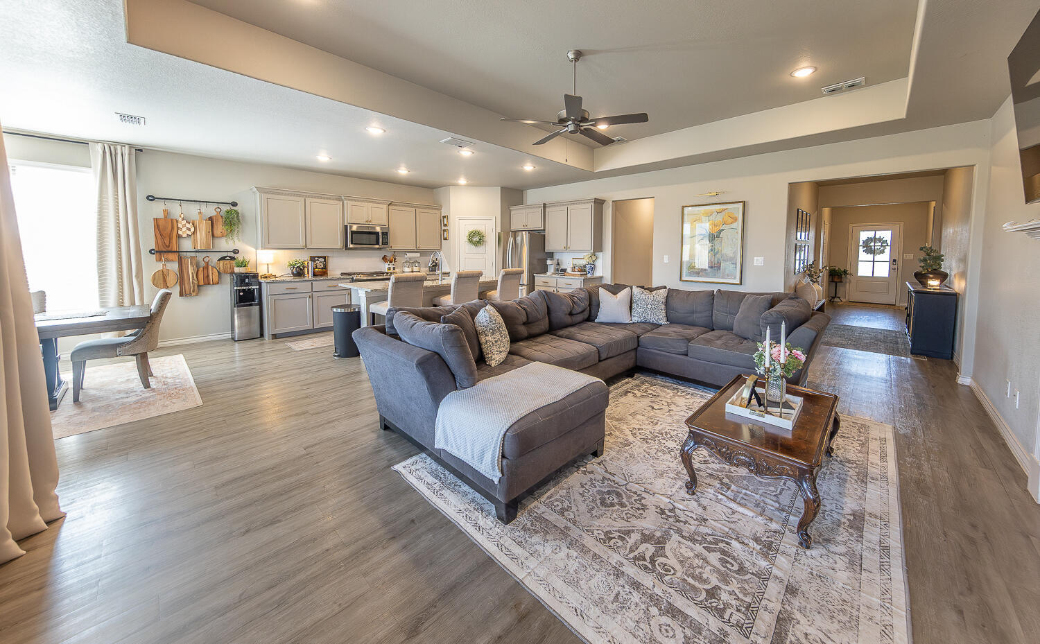 Property Photo: 806 N 3rd Street TX 79382