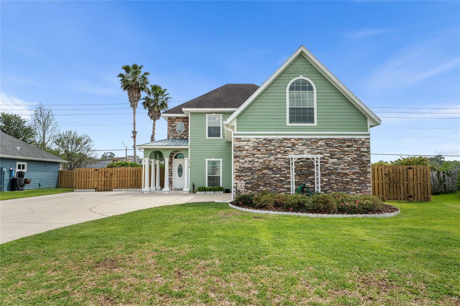 Property Photo: 11931 NW 8th Road FL 32606