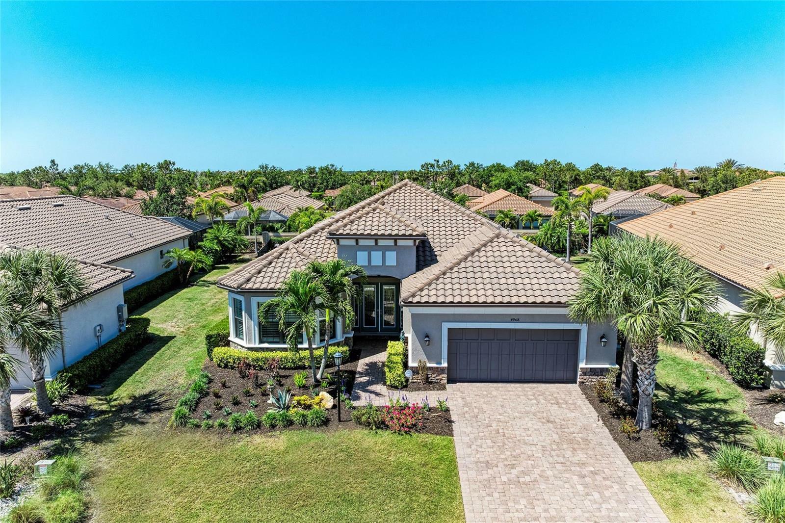 Property Photo: 4908 Tivoli Run FL 34211