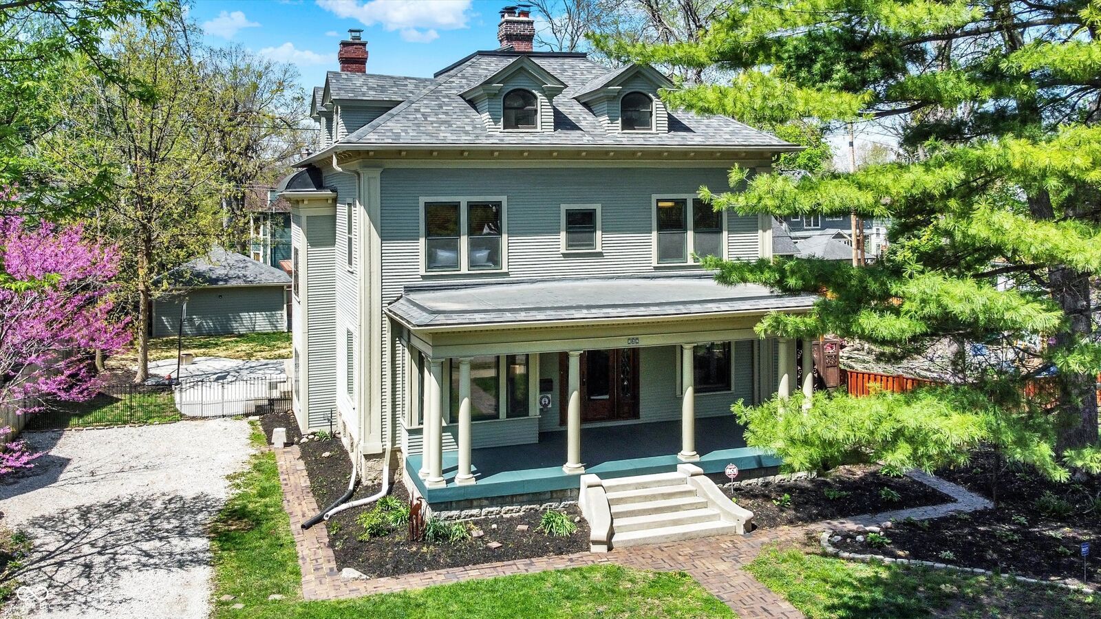 Property Photo:  828 Woodruff Place Middle Drive  IN 46201 