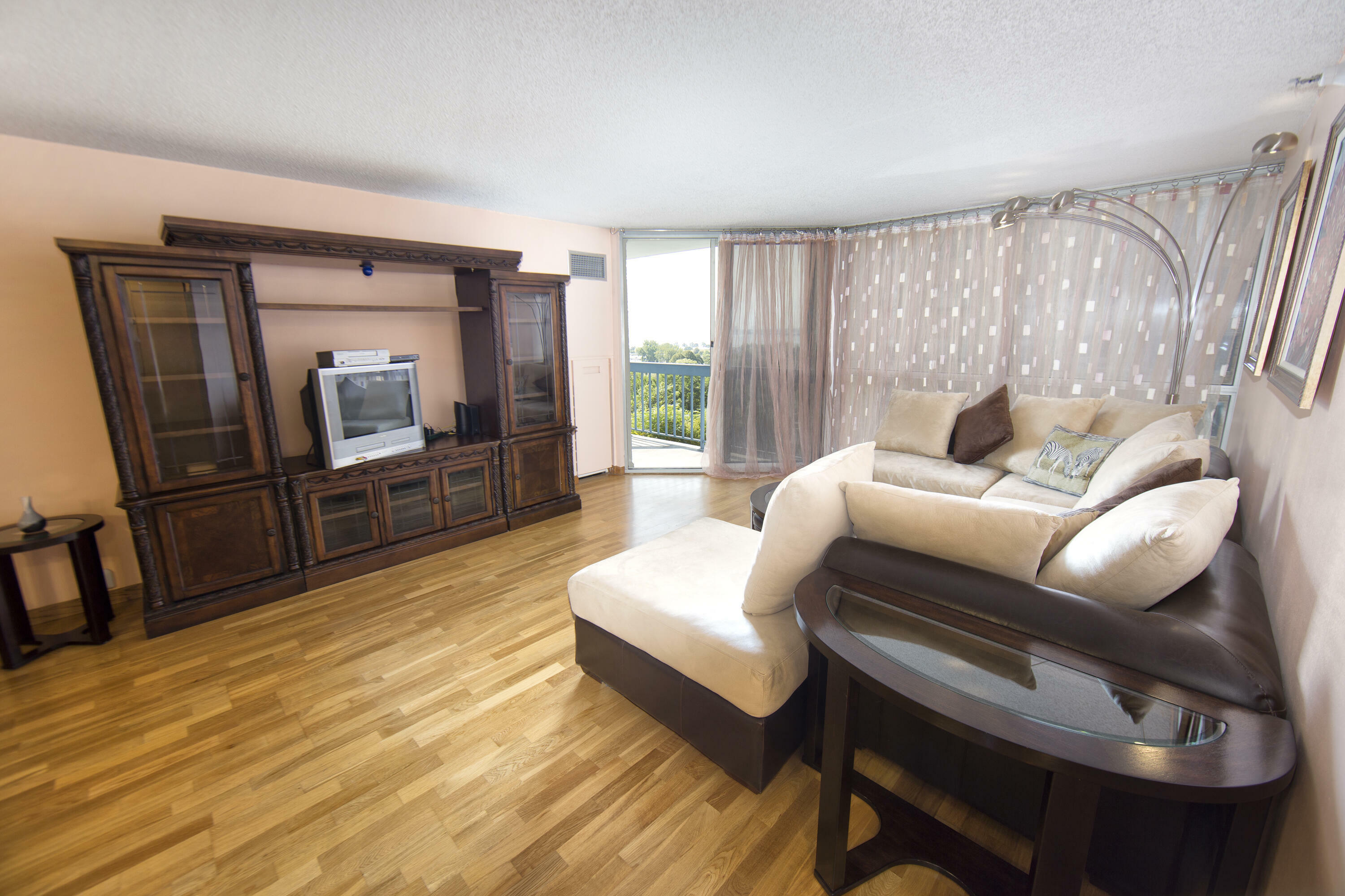 Property Photo: 1660 N Prospect Ave 507 WI 53202