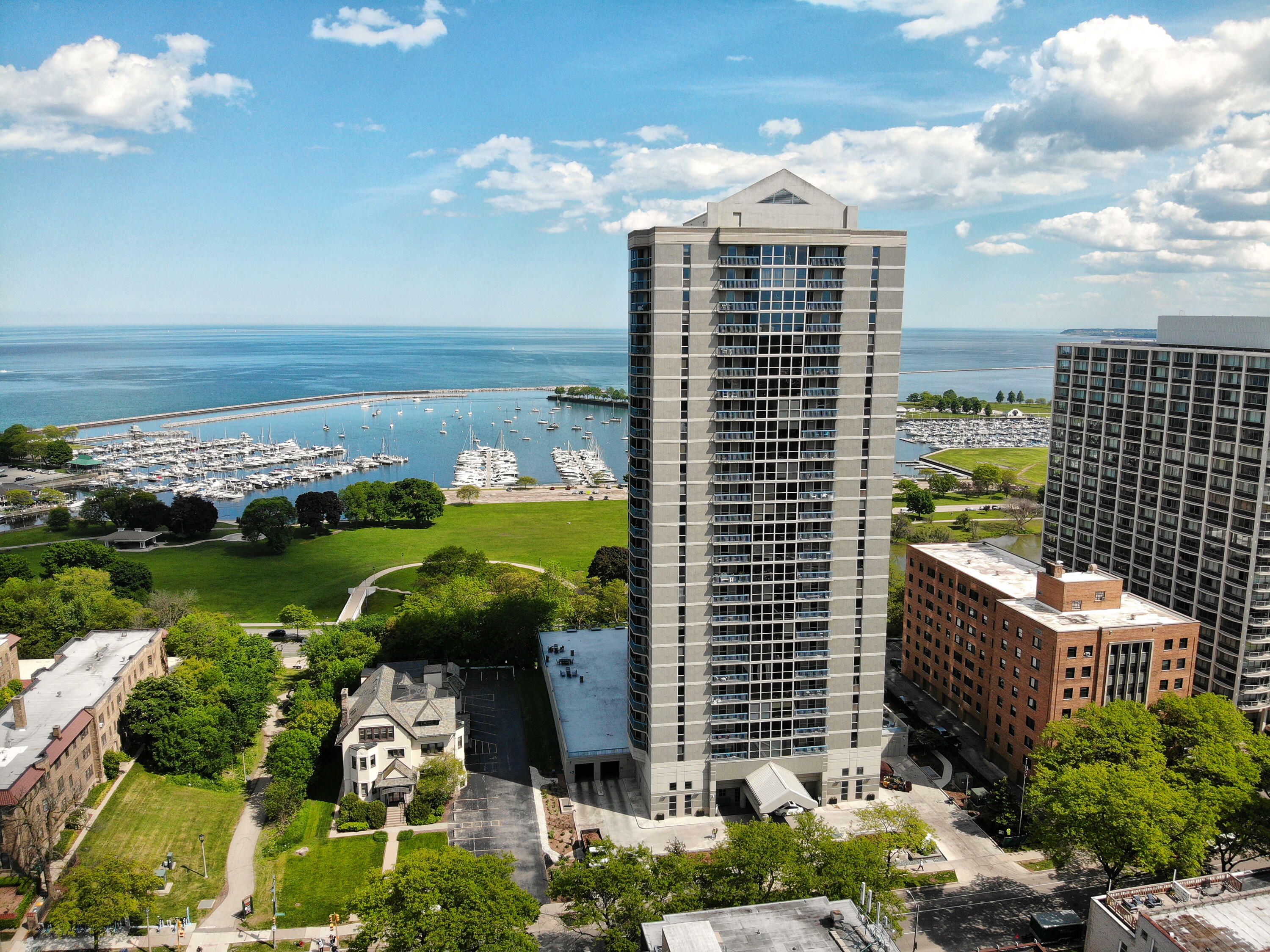 Property Photo:  1660 N Prospect Ave 507  WI 53202 