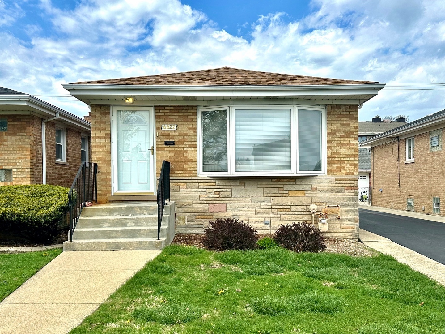 6322 W 63rd Place  Chicago IL 60638 photo