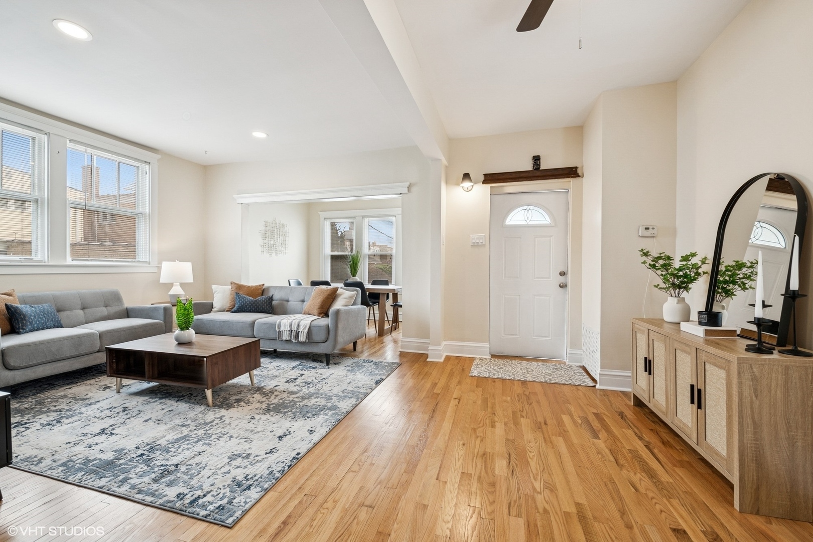 Property Photo: 2542 N Long Avenue IL 60639