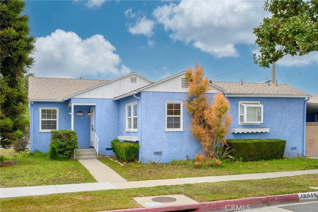 12215 Hindry Avenue  Hawthorne CA 90250 photo
