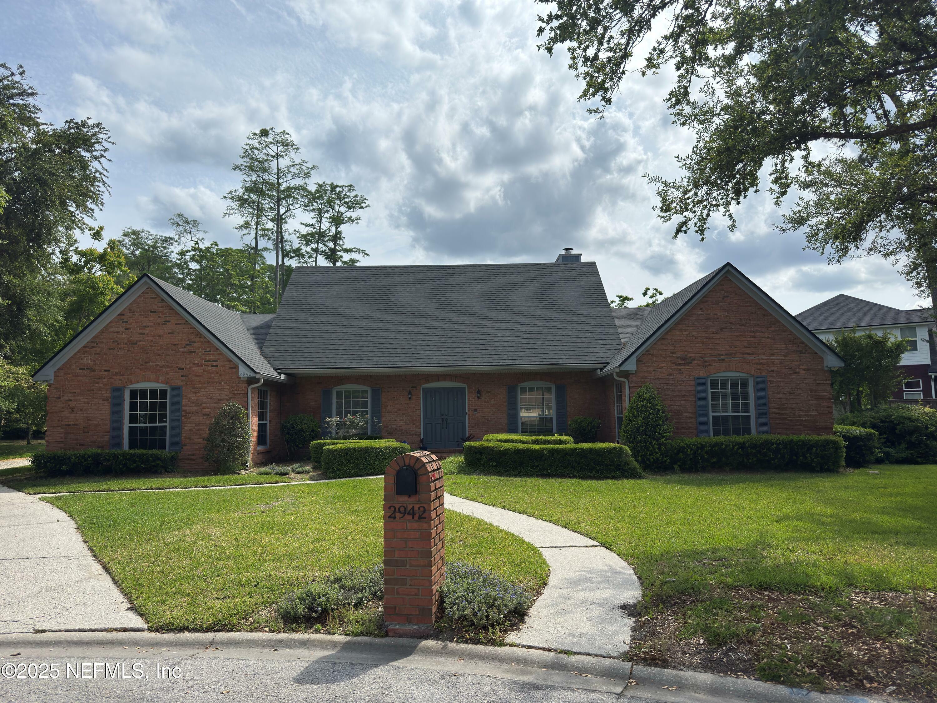 Property Photo: 2942 Mandarin Hollow Drive FL 32257