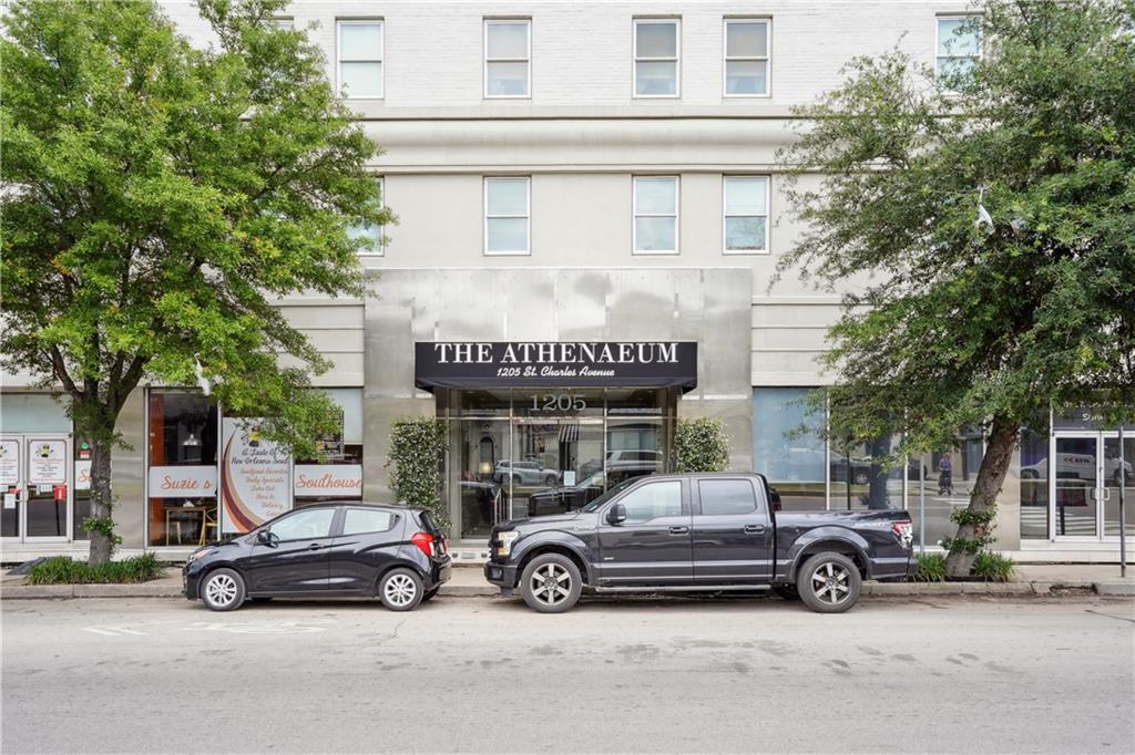 Property Photo: 1205 St. Charles Avenue 714 LA 70130
