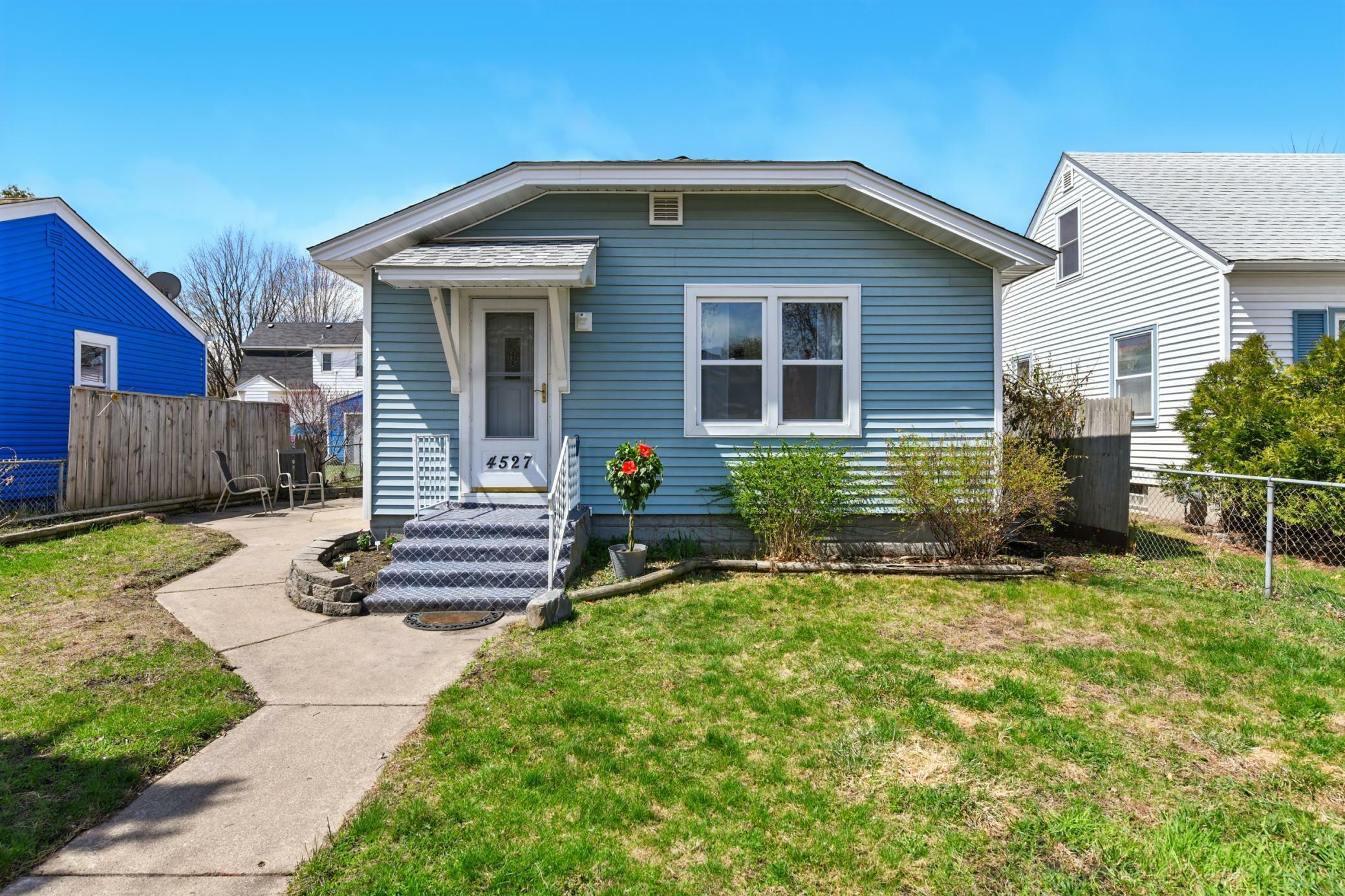 Property Photo: 4527 Newton Avenue N MN 55412