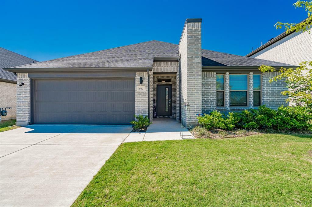 Property Photo: 562 Water Valley Drive TX 75166
