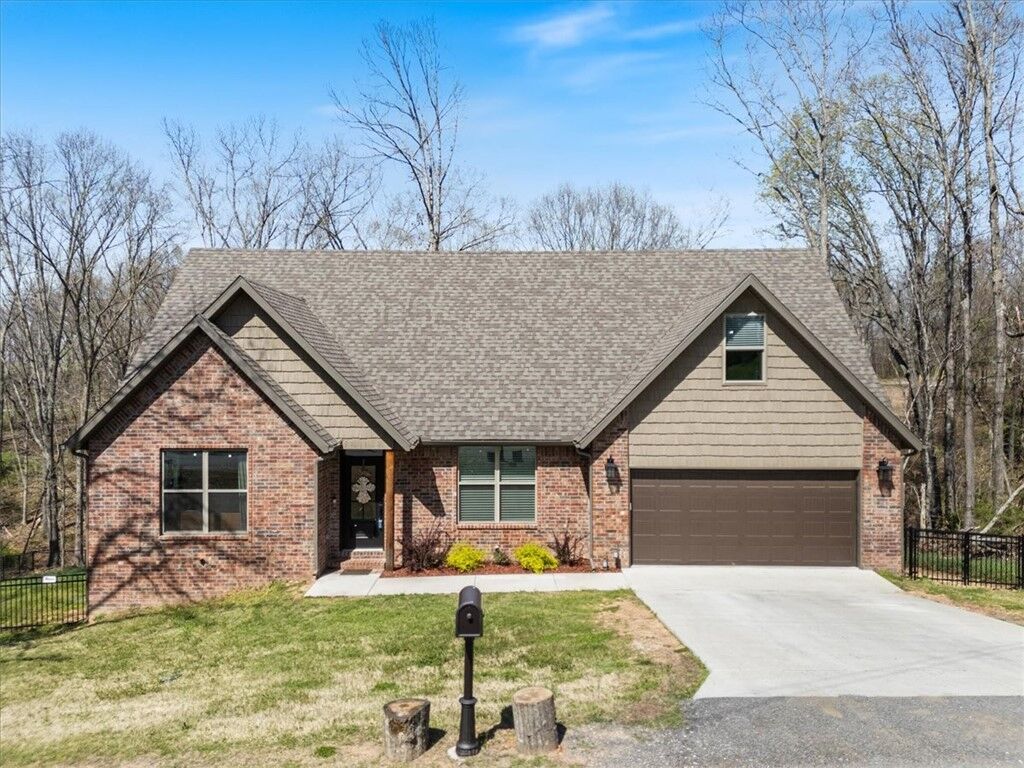 Property Photo:  10 Singleton Drive  AR 72715 