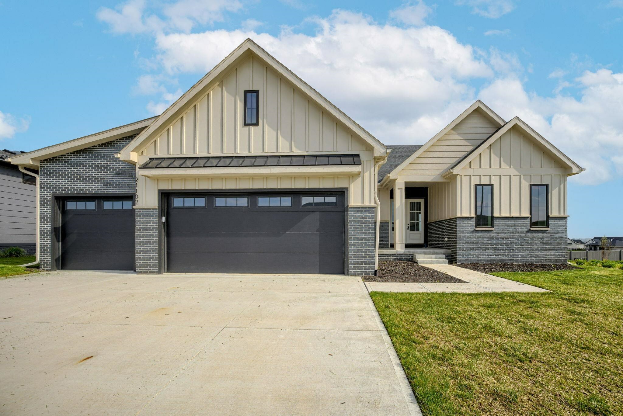 Property Photo: 21102 Atwood Avenue NE 68022