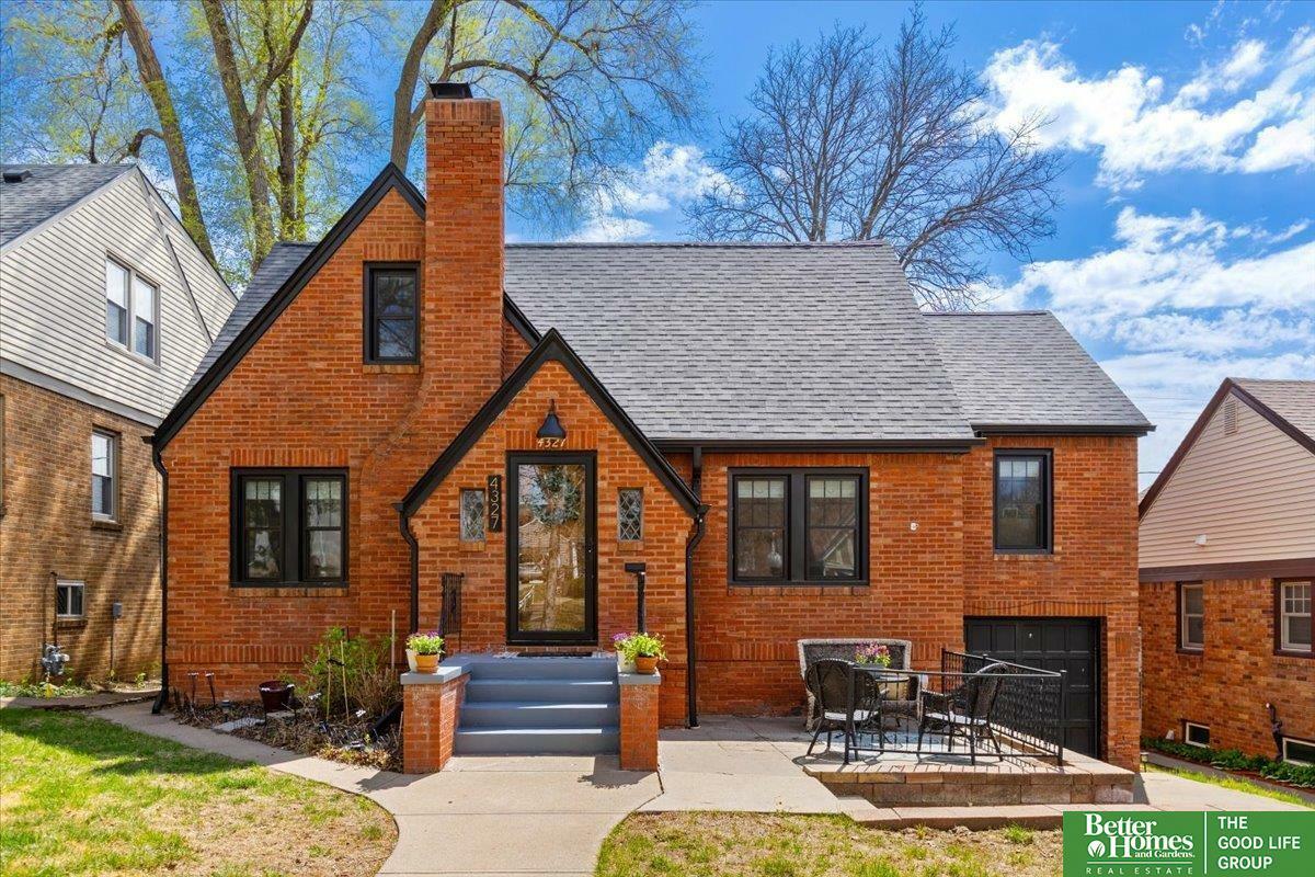 Property Photo: 4327 Shirley Street NE 68105