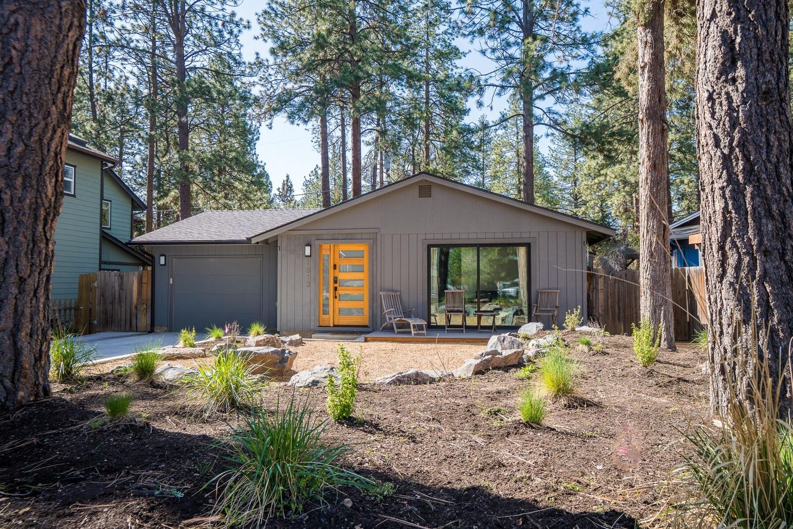 Property Photo:  1613 NW Ithaca Avenue  OR 97703 