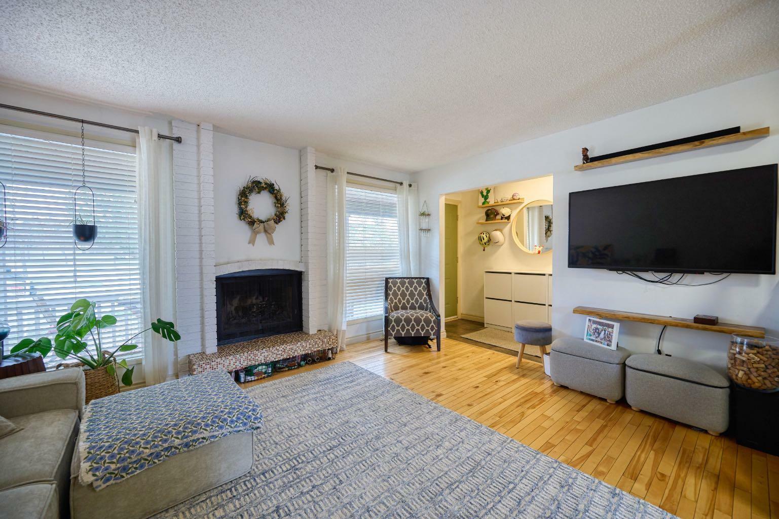 Property Photo: 4 Strathcona Crescent SW AB T3H 1L1
