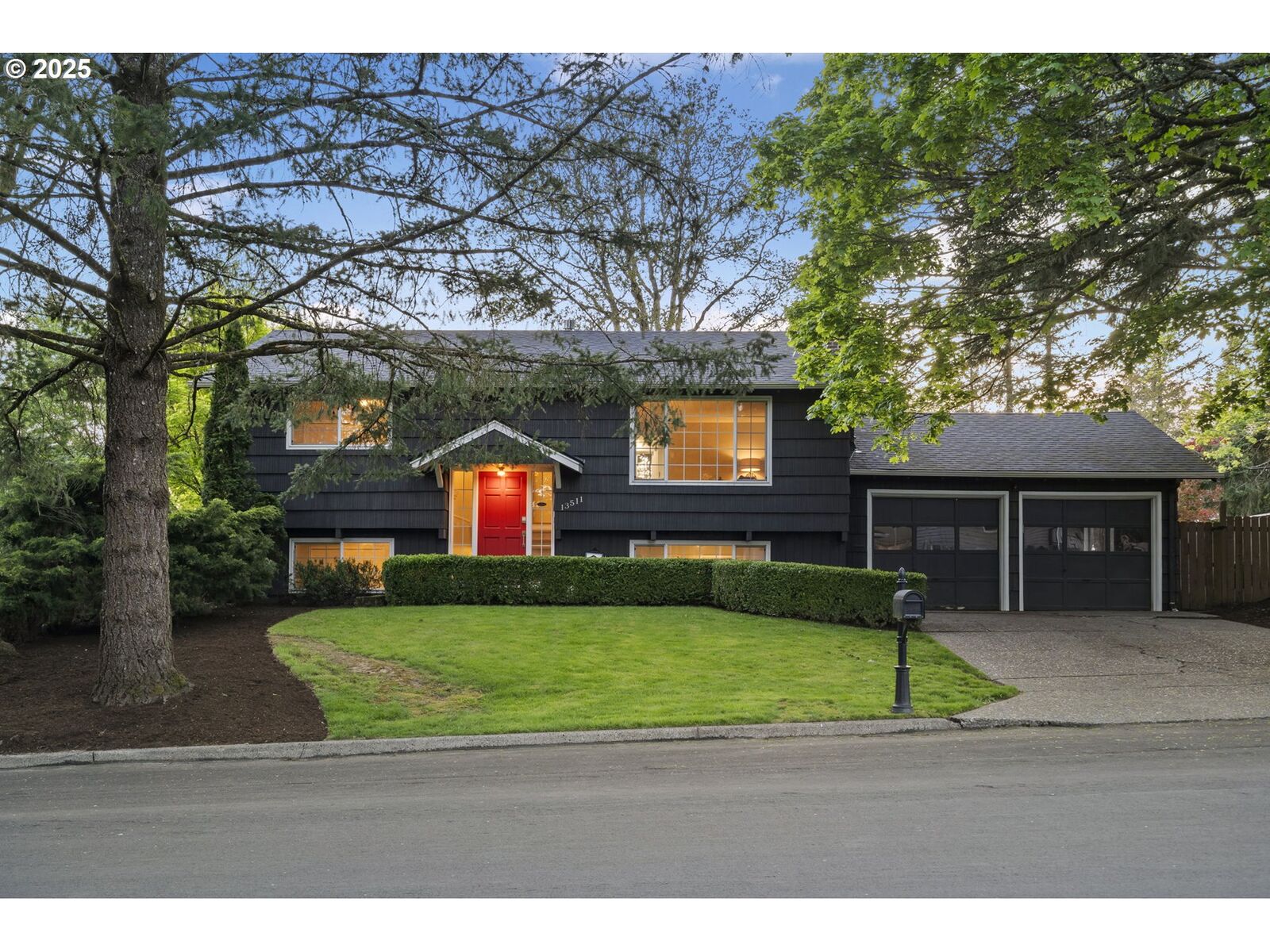 Property Photo:  13511 SW 62nd Ave  OR 97219 