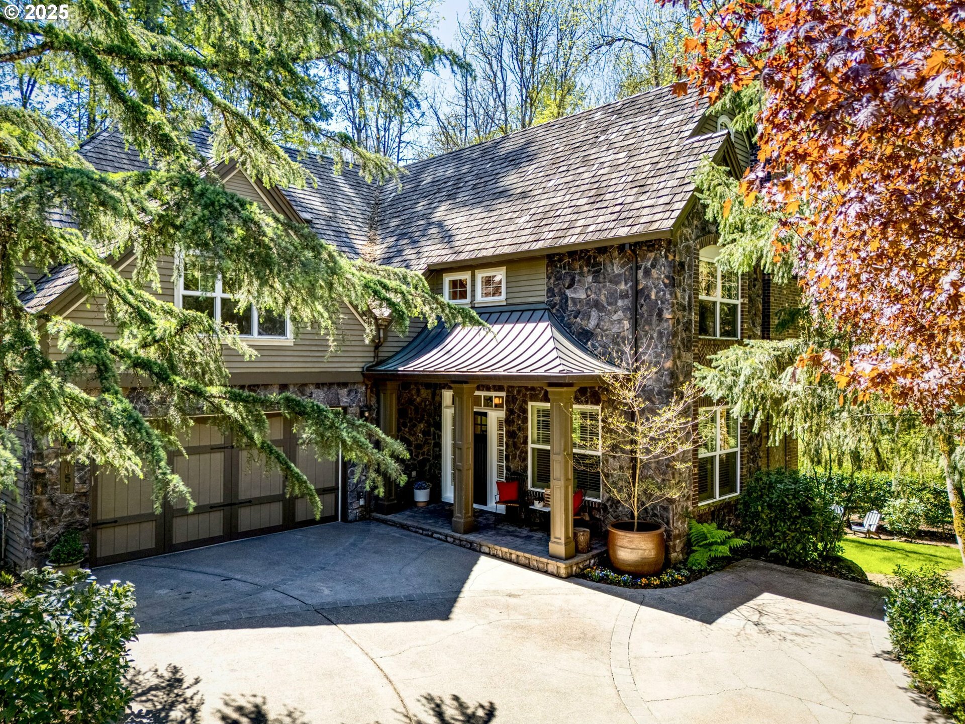 Property Photo: 4054 Canal Woods Ct OR 97034