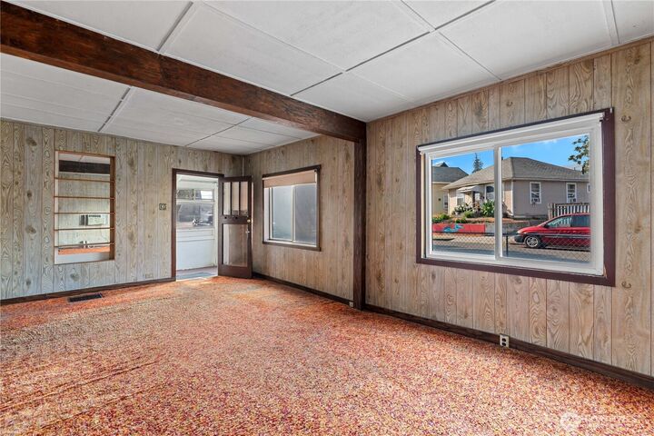 Property Photo: 415 Walker St WA 98801